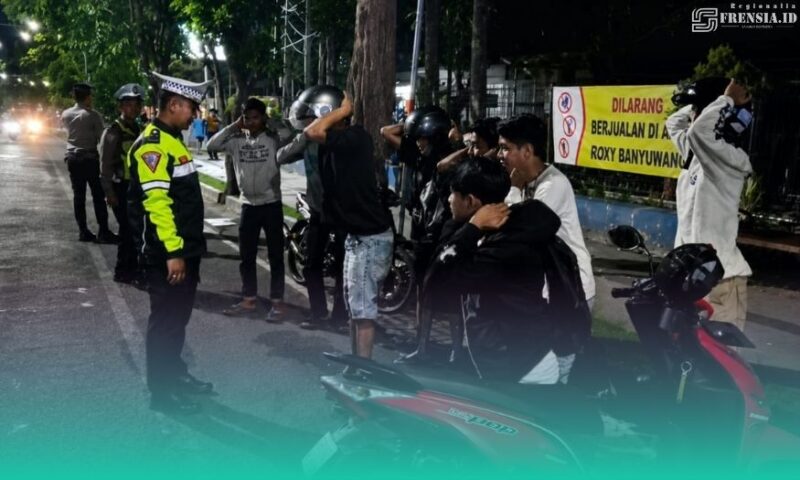 Gambar Geber Motor Tanpa Helm di Jalan Raya, Polisi Banyuwangi Ingatkan Bahaya Kecelakaan(Sumber:istimewa)