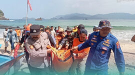Gambar Pemancing yang hilang terbawa Arus, akhirnya ditemukan Tim SAR dalam kondisi Meninggal Dunia.  (Suumber: Istimewa)