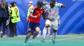 Gambar Yamal Adu Skill dengan Doku (Sumber: Istimewa)