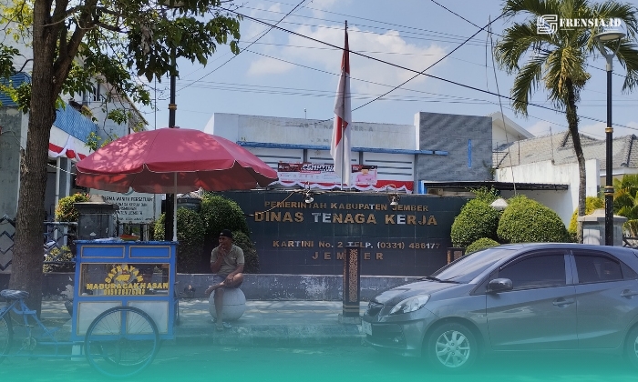 Kantor Dinas Tenaga Kerja (Disnaker) Kabupaten Jember (Foto: Fadli/Frensia). 