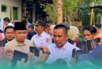 Bupati Jember, Muhammad Fawait, (kiri), Wakil Ketua Ombudsman RI, Rahmadi Indra Tektona (kanan) (Foto: Sigit/Frensia).