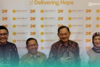 Arik Lisarja, Head Division of Morula IVF Surabaya (dari kiri), Prof. Arief Boediono, Direktur Scientific Morula IVF Indonesia, Prof. Budi Santoso, Konsultan Fertilitas Morula IVF Indonesia, dr. Anita Fadhilah, Direktur IHC Rumah Sakit Perkebunan Jember Klinik (kanan) (Foto: Fadli/Frensia). 