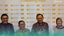 Arik Lisarja, Head Division of Morula IVF Surabaya (dari kiri), Prof. Arief Boediono, Direktur Scientific Morula IVF Indonesia, Prof. Budi Santoso, Konsultan Fertilitas Morula IVF Indonesia, dr. Anita Fadhilah, Direktur IHC Rumah Sakit Perkebunan Jember Klinik (kanan) (Foto: Fadli/Frensia).