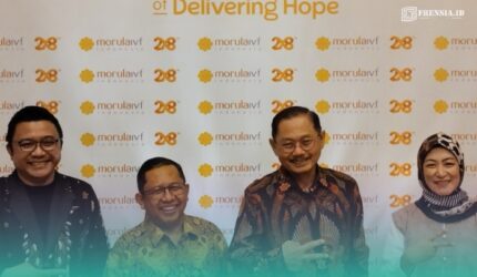 Arik Lisarja, Head Division of Morula IVF Surabaya (dari kiri), Prof. Arief Boediono, Direktur Scientific Morula IVF Indonesia, Prof. Budi Santoso, Konsultan Fertilitas Morula IVF Indonesia, dr. Anita Fadhilah, Direktur IHC Rumah Sakit Perkebunan Jember Klinik (kanan) (Foto: Fadli/Frensia).