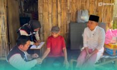 Ngantor di Desa Lagi, Bupati Fawait Turun Langsung Tinjau Pelaksanaan Layanan Homecare
