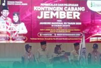 Bupati Jember, Muhammad Fawait  saat foto bersama di acara pembekalan dan pelepasan kontingen pramuka dalam ajang Jambore Nasional ke XII di Cibubur, Jakarta Timur (Foto: Istimewa). 