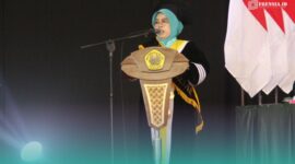 Prof. Hamdanah Utsman, Guru Besar Bidang Kepakaran Ilmu Manajemen Pendidikan Islam, Universitas Islam Jember saat pidato pengukuhan guru besar  (Foto: Humas UIJ). 