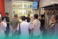 Tim gabungan berserta Organisasi Perangkat Daerah (OPD) Pemkab Jember, saat mendatangi outlet penjualan miras di Kecamatan Patrang (Foto: Istimewa). 