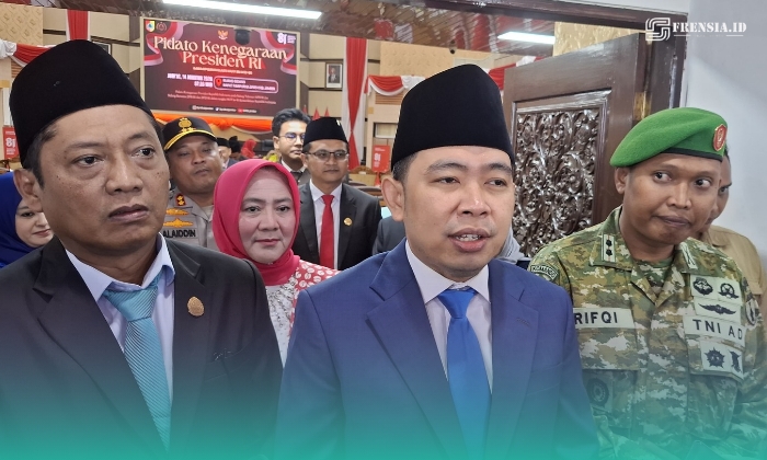 Ketua DPRD Jember, Ahmad Halim (Kiri), Bupati Jember, Muhammad Fawait (tengah), saat setelah menghadiri Rapat Paripurna Istimewa di DPRD Jember, pada Jum'at (14/8/2026) (Foto: Istimewa). 