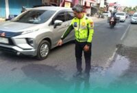 Piket Gakkum  Satlantas Polres  Jember saat mendatangi TKP kecelakaan di Jenggawah (Foto: Satlantas Polres Jember). 
