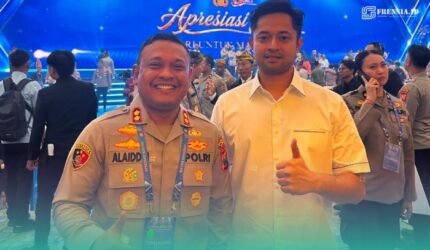 Kasat Reskrim Polres Jember (Kemeja putih) bersama Kapolres Jember (Foto: Istimewa).