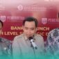 Kepala Otoritas Jasa Keuangan (OJK) Jember, Aris Budiman (Kiri), Bupati Jember, Muhammad Fawait, (tengah), (Kepala Kantor Perwakilan Bank Indonesia Jember, Iqbal Reza Nugraha (Kanan) (Foto: Fadli/Frensia). 