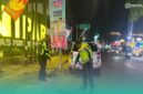 Pihak kepolisian saat mendatangi lokasi terjadinya kecelakaan (Foto: Satlantas Polres Jember). 