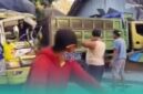 Kondisi dump truk yang ditabrak oleh truk dan menghantam warung  makan milik warga setempat (Foto: Tangkapan layar dari video postingan akun Instagram @jember24jam_). 