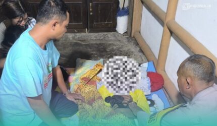 Penampakan korban saat setelah dievakuasi oleh pihak kepolisian dan warga setempat (Foto: Febri).