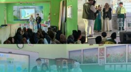 Mahasiswa KKN Kolaboratif, Desa Sidomulyo, Kecamatan Semboro, Jember saat memberikan edukasi tentang pemilahan sampah kepada siswa-siswi SD dan MI (Foto: KKN Kolaboratif Jember Tahun 2026). 