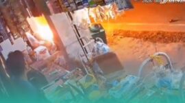 Gambar Minibus Tabrak Kios Bensin di Banyuwangi, 1 Orang Meninggal dan Mobil Terbakar(Sumber: Istimewa)