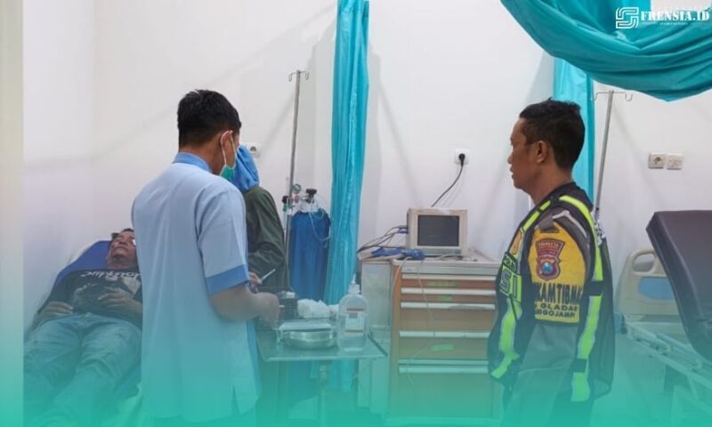 Gambar Pickup Terjun ke Bawah Sasak Tambong Banyuwangi, Sopir Luka-luka(Sumber: Isitimewa)