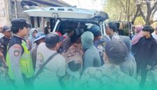 Gambar Pria Lansia 60 Tahun Meninggal Saat Bantu Nelayan Dorong Perahu di Pantai Kompit Banyuwangi (Sumber: Istimewa)