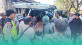 Gambar Pria Lansia 60 Tahun Meninggal Saat Bantu Nelayan Dorong Perahu di Pantai Kompit Banyuwangi (Sumber: Istimewa)