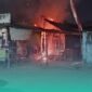 Gambar Toko dan Rumah di Jajag Banyuwangi Terbakar, Kerugian Capai Rp 100 Juta (Sumber:L Istimewa)(