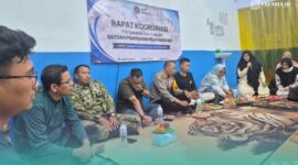 Pihak pemilik dapur bersama pegawai SPPG Karangsono, Bangsalsari, Jember, saat melakukan  rapat koordinasi pasca dilakukan evaluasi oleh Satgas MBG Kabupaten Jember. (Foto: Istimewa). 