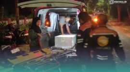 Sejumlah relawan Gus Fawait, saat membantu prosesi pemakaman jenazah PMI asal Kecamatan Arjasa, Jember (Foto: Istimewa). 