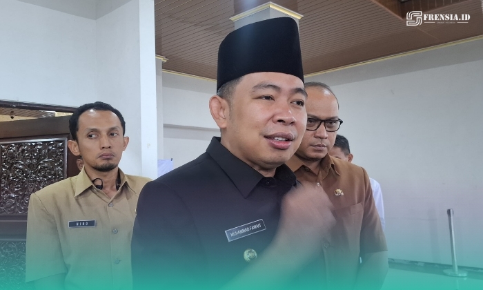 Bupati Kabupaten Jember, Muhammad Fawait (tengah) (Foto: Fauzan). 