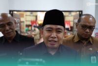 Penjabat (Pj) Sekretaris Daerah (Sekda) Kabupaten Jember, Achmad Imam Fauzi, (dari kiri), Bupati Jember, Muhammad Fawait (tengah), Kepala Dinas Komunikasi dan Informatika (Kominfo) Kabupaten Jember, Akhmad Helmi Luqman (kanan) (Foto: Diskominfo). 