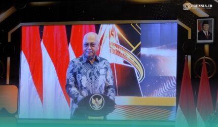 Ketua Persatuan Wartawan Indonesia (PWI) Pusat, Akhmad Munir. (Foto: Fadli/Frensia).