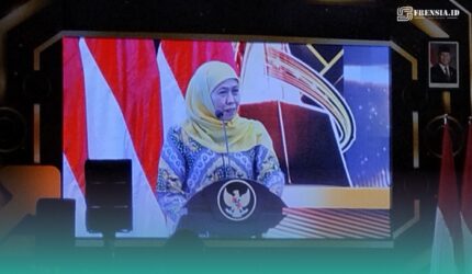 Gubernur Jawa Timur, Khofifah Indar Parawansa, saat sambutan acara Hari Ulang Tahun (HUT) Ketik.com ke-4, di Mercure Surabaya Grand Mirama Hotel, pada Rabu (9/9/2026). (Foto: Fadli/Frensia).