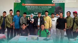 Kontingen UIN KHAS Jember, bersama peserta pemenang Juara 1 Lomba Musabaqah Qiroatul Kutub (MQK) di PORSI JAWARA II 2026 (Foto: Humas UIN KHAS). 