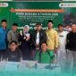 Kontingen UIN KHAS Jember, bersama peserta pemenang Juara 1 Lomba Musabaqah Qiroatul Kutub (MQK) di PORSI JAWARA II 2026 (Foto: Humas UIN KHAS). 