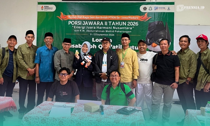 Kontingen UIN KHAS Jember, bersama peserta pemenang Juara 1 Lomba Musabaqah Qiroatul Kutub (MQK) di PORSI JAWARA II 2026 (Foto: Humas UIN KHAS). 