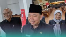 Bupati Kabupaten Jember, Muhammad Fawait (tengah) (Foto: Fadli/Frensia). 