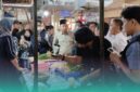 Bupati Jember, Muhammad Fawait, saat melakukan kunjungan ke pedagang Pasar Tanjung, Jember. (Foto: Fadli/Frensia). 
