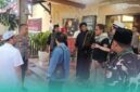 Warga asal Kecamatan Sumberbaru, Jember, bernama Abdullah Arosy alias Kiai Dullah (baju hitam dan bersorban hitam). (Foto: Istimewa). 