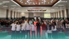 Pimpinan Fakultas Dakwah UIN Kiai Haji Achmad Siddiq (UIN KHAS) Jember, bersama peserta pelatihan bakat dan minat di Gedung Kuliah Terpadu (GKT). (Foto: media center fada UIN KHAS Jember). 