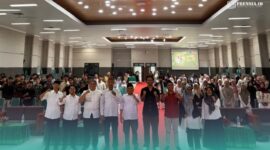 Pimpinan Fakultas Dakwah UIN Kiai Haji Achmad Siddiq (UIN KHAS) Jember, bersama peserta pelatihan bakat dan minat di Gedung Kuliah Terpadu (GKT). (Foto: media center fada UIN KHAS Jember). 