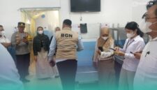Satuan Tugas (Satgas) Makan Bergizi Gratis (MBG) Kecamatan Gumukmas, saat mendatangi Satuan Pelayanan Pemenuhan Gizi (SPPG) Gumukmas 02 di Dusun Jatiagung, Desa/Kecamatan Gumukmas, Jember. (Foto: Istimewa). 