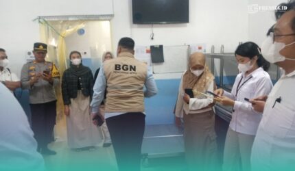 Satuan Tugas (Satgas) Makan Bergizi Gratis (MBG) Kecamatan Gumukmas, saat mendatangi Satuan Pelayanan Pemenuhan Gizi (SPPG) Gumukmas 02 di Dusun Jatiagung, Desa/Kecamatan Gumukmas, Jember. (Foto: Istimewa).