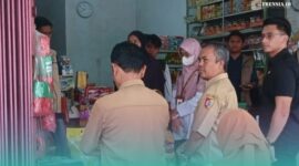 Tim Satgas Saber Pangan gabungan, saat inspeksi mendadak (sidak) ke sejumlah pasar tradisional hingga ritel modern di Kabupaten Jember. (Foto: Istimewa). 