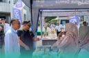 Branch Office Head BRI Jember, Adhitya Narotama, saat bertemu sejumlah nasabah di Kantor Cabang BRI Jember. (Foto: Humas BRI Jember). 