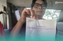 Ketua Komisi B DPRD Jember, Candra Ary Fianto, saat memegang surat laporan hilangnya Batu Yoni di Situs Pocangan, Sukowono. (Foto: Istimewa).