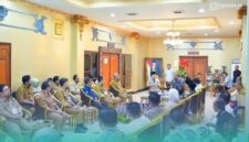 Komisi D DPRD Jawa Timur, saat menggelar pertemuan khusus dengan Bupati Jember Muhammad Fawait di Pendopo Wahyawibawagraha. (Foto: Diskominfo Jember).