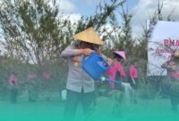 Gambar Kapolda Jatim Pimpin Aksi Tanam Pohon dan Bersih-bersih Pantai di Banyuwangi(sumber: Istimewa)
