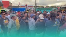 Gambar Macet Parah, Sopir Truk Tuntut ASDP Hentikan Diskriminasi Antrean (sumber: Istimewa)
