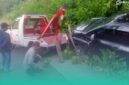 Gambar Mobil Xenia Terperosok ke Selokan di Licin Banyuwangi Usai Hindari Hewan Melintas (Sumber: Istimewa)