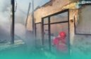 Gambar Rumah di Kembiritan Banyuwangi Diamuk Si Jago Merah Siang Bolong (Sumber: Istimewa)