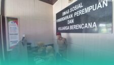 Gambar Terlibat Judi Online, Bansos 206 Warga di Kecamatan Genteng Dicabut (Sumber: Istimewa)